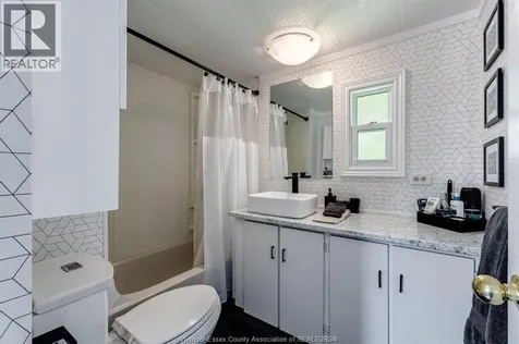 105 Brooks Boulevard Lakeshore ON N8N 2P7