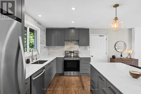 5276 Hillcrest Drive Ottawa ON K4M 1E9