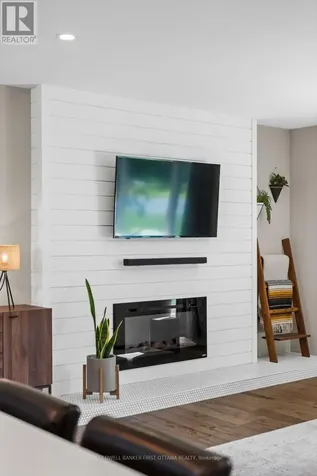 5276 Hillcrest Drive Ottawa ON K4M 1E9