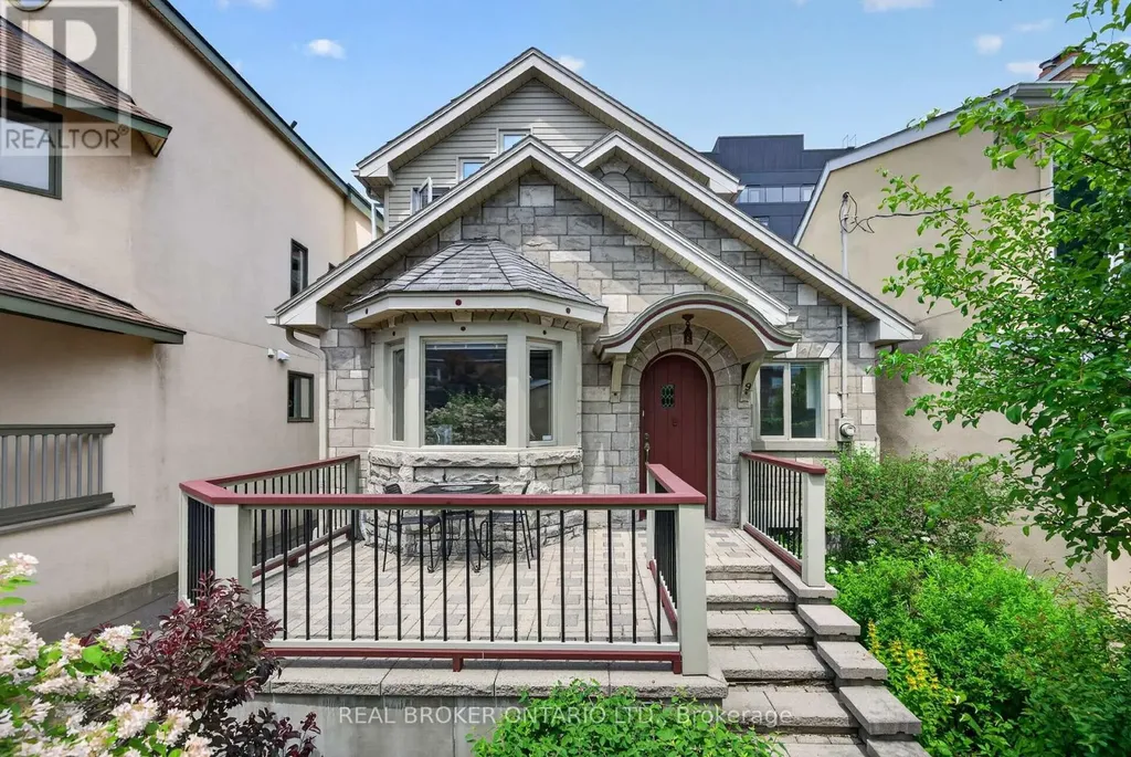 9 Graham Avenue Ottawa ON K1S 0B6