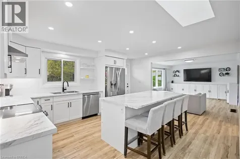 87 St Paul Avenue Brantford ON N3T 4G1