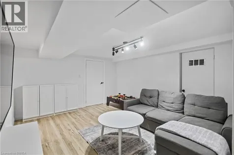 87 St Paul Avenue Brantford ON N3T 4G1