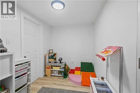 87 St Paul Avenue Brantford ON N3T 4G1