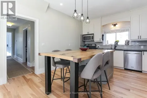41 Market Street Collingwood ON L9Y 3M5