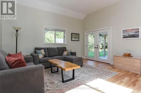 41 Market Street Collingwood ON L9Y 3M5