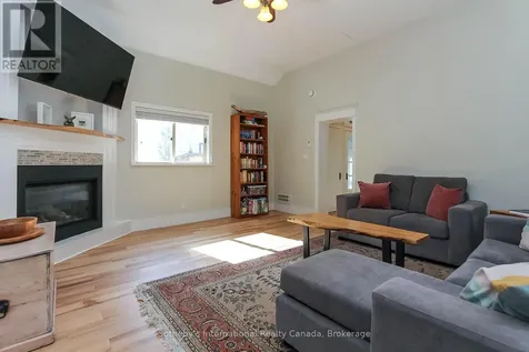 41 Market Street Collingwood ON L9Y 3M5