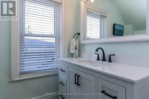 41 Market Street Collingwood ON L9Y 3M5