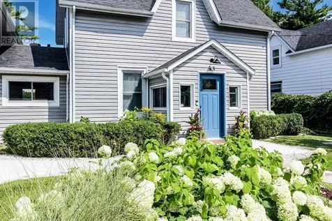 41 Market Street Collingwood ON L9Y 3M5