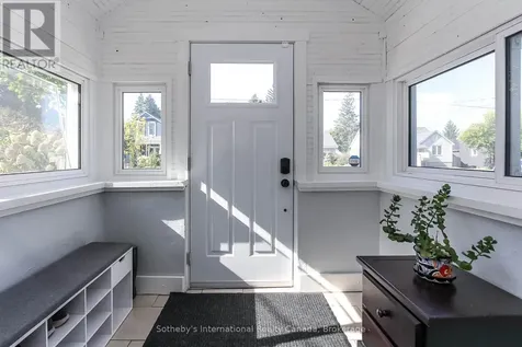 41 Market Street Collingwood ON L9Y 3M5