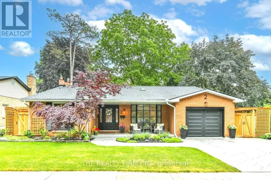 2 Oakwood Drive London South (south B) ON N6K 2V4