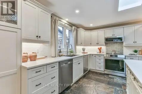 2 Oakwood Drive London South (south B) ON N6K 2V4