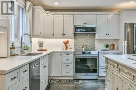 2 Oakwood Drive London South (south B) ON N6K 2V4