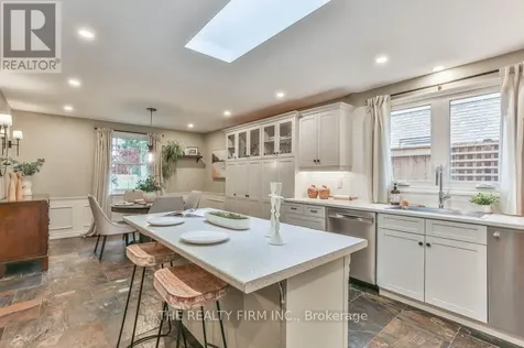 2 Oakwood Drive London South (south B) ON N6K 2V4