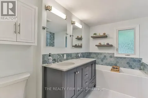 2 Oakwood Drive London South (south B) ON N6K 2V4