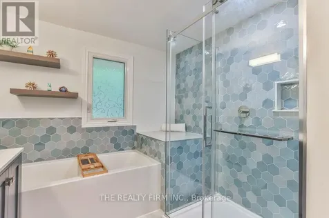 2 Oakwood Drive London South (south B) ON N6K 2V4