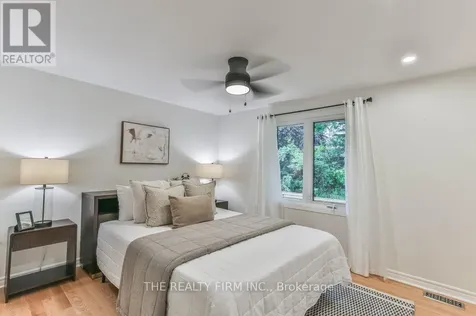 2 Oakwood Drive London South (south B) ON N6K 2V4