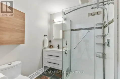 2 Oakwood Drive London South (south B) ON N6K 2V4