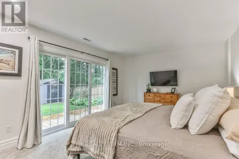 2 Oakwood Drive London South (south B) ON N6K 2V4