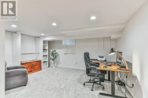 2 Oakwood Drive London South (south B) ON N6K 2V4