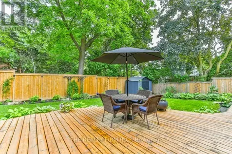 2 Oakwood Drive London South (south B) ON N6K 2V4