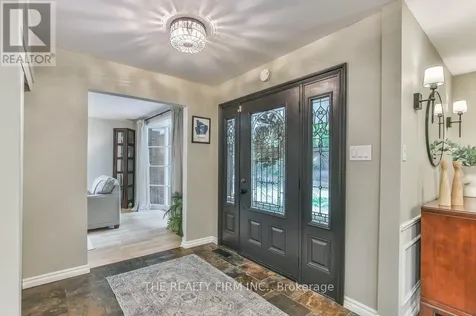 2 Oakwood Drive London South (south B) ON N6K 2V4