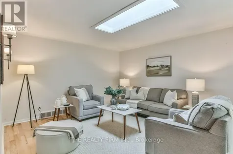 2 Oakwood Drive London South (south B) ON N6K 2V4