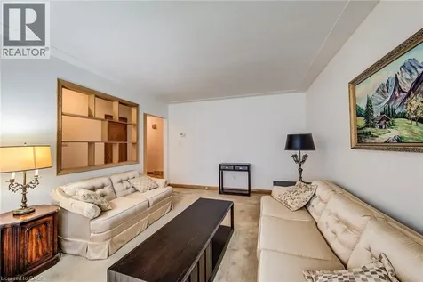 104 Elgin Crescent Waterloo ON N2J 2S2