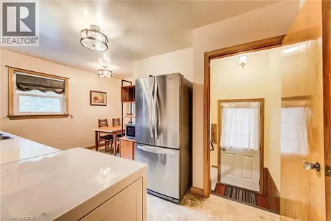 104 Elgin Crescent Waterloo ON N2J 2S2