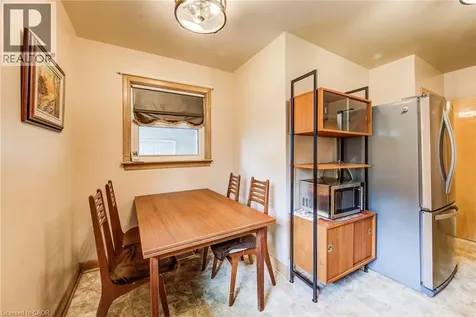 104 Elgin Crescent Waterloo ON N2J 2S2