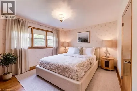 104 Elgin Crescent Waterloo ON N2J 2S2