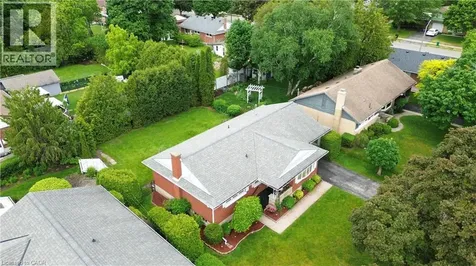 104 Elgin Crescent Waterloo ON N2J 2S2