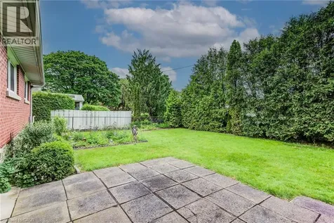 104 Elgin Crescent Waterloo ON N2J 2S2