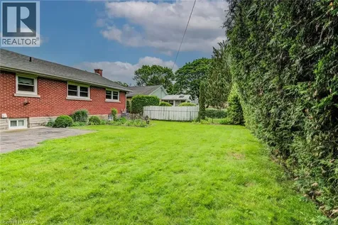 104 Elgin Crescent Waterloo ON N2J 2S2