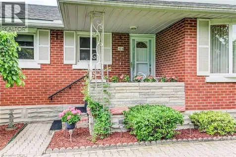 104 Elgin Crescent Waterloo ON N2J 2S2