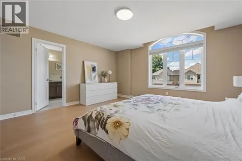 52 Condor Street Kitchener ON N2K 0B2