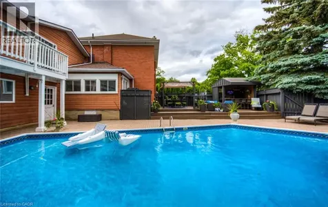52 Rooshill Avenue Cambridge ON N3C 2A2