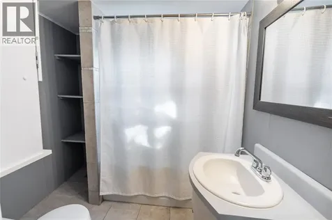 223 King Street Wallaceburg ON N8A 1H4