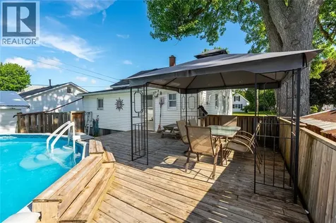 223 King Street Wallaceburg ON N8A 1H4