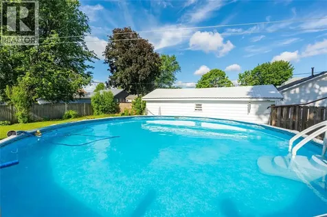 223 King Street Wallaceburg ON N8A 1H4