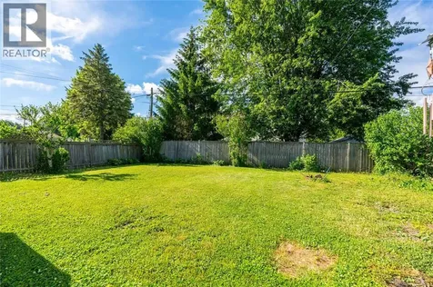 223 King Street Wallaceburg ON N8A 1H4