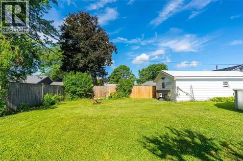 223 King Street Wallaceburg ON N8A 1H4