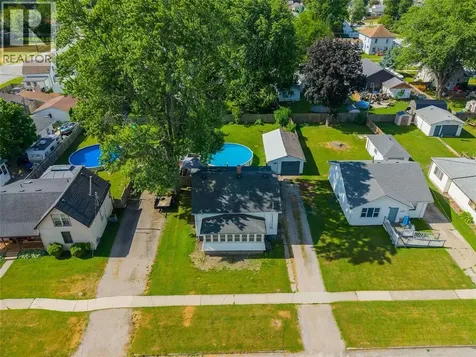 223 King Street Wallaceburg ON N8A 1H4