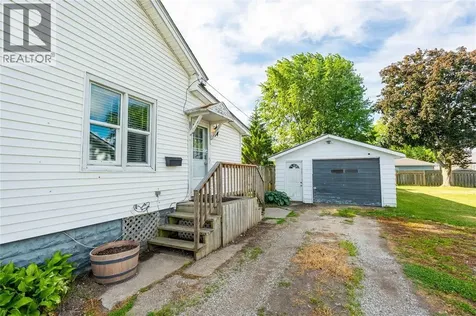 223 King Street Wallaceburg ON N8A 1H4