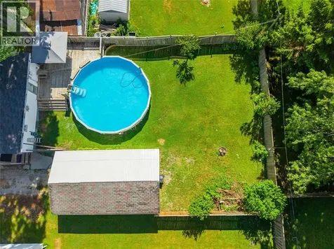 223 King Street Wallaceburg ON N8A 1H4