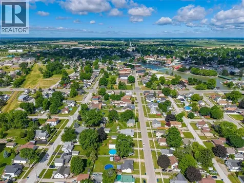 223 King Street Wallaceburg ON N8A 1H4