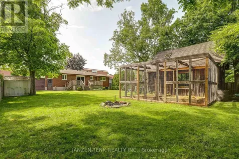 17 St Andrew Street Aylmer ON N5H 2M9
