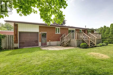 17 St Andrew Street Aylmer ON N5H 2M9