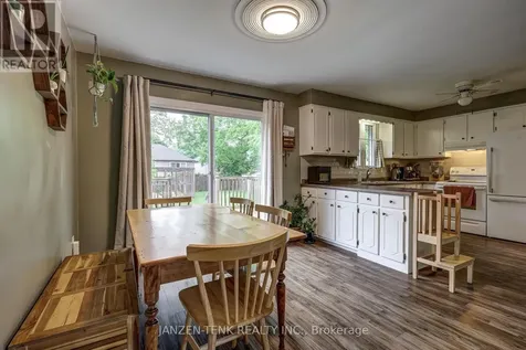17 St Andrew Street Aylmer ON N5H 2M9