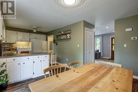 17 St Andrew Street Aylmer ON N5H 2M9