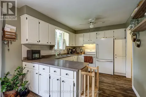 17 St Andrew Street Aylmer ON N5H 2M9